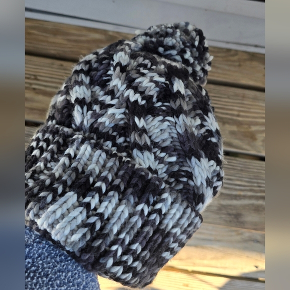 Columbia Beanie - Picture 8 of 10